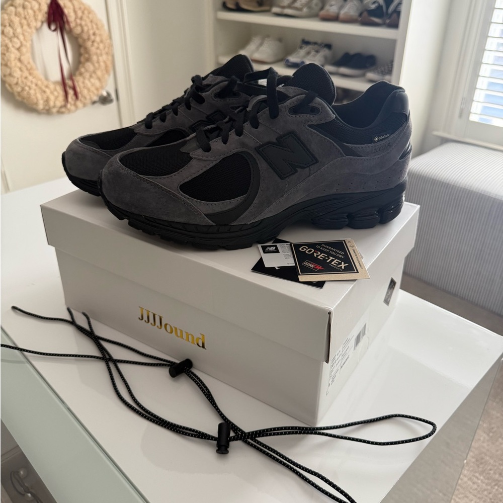 JJJJHOUND New Balance Black Sneakers Mesh Suede Design